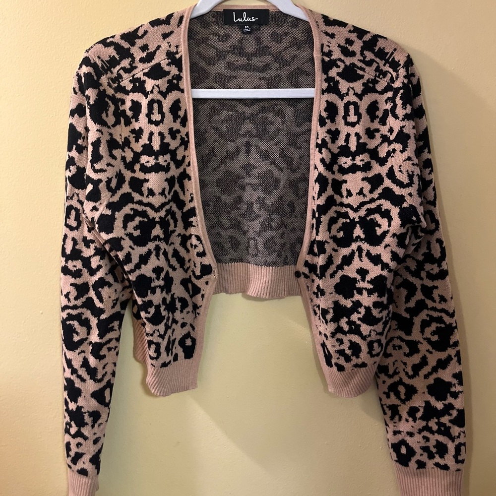 Lulu’s crop cardigan Size M new